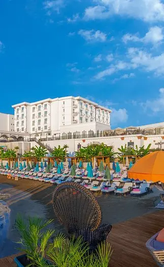 Les Ambassadeurs Hotel & Casino & Marina