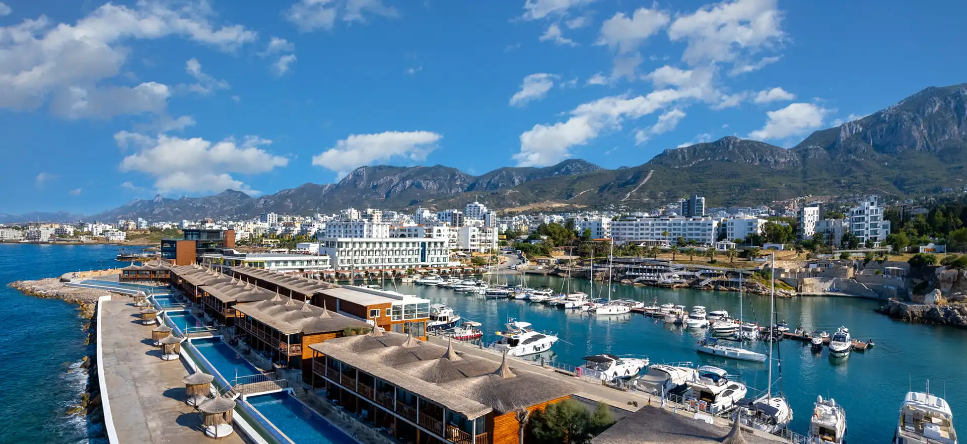 Les Ambassadeurs Hotel & Casino & Marina