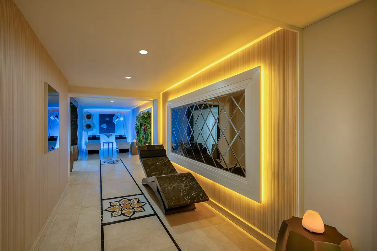 Les Ambassadeurs Hotel & Casino & Marina