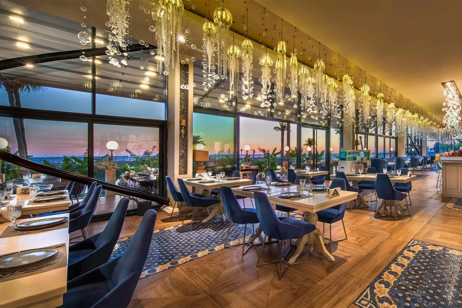 Les Ambassadeurs Hotel & Casino & Marina